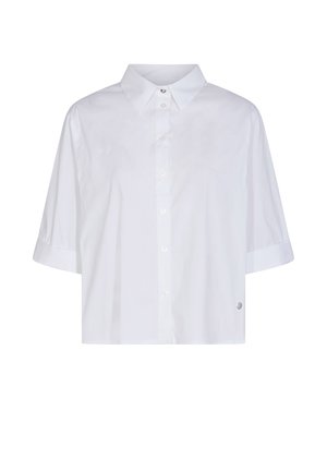 Hvid kortærmet skjorte med knapper og krave samt lille sølvlogo i den nederste side, vist på hvid baggrund.