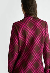LIU JO PRINTED - Abito a camicia - pink
