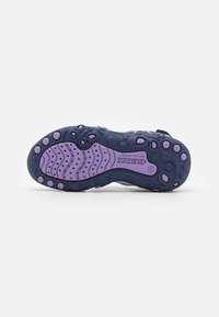 Geox WHINBERRY  - Pārgājienu sandales - navy/dark lilac