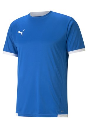 Niebieska sportowa koszulka z krótkim rękawem z białym obszyciem na rękawach i kołnierzu, z białym logo Puma na prawej stronie klatki piersiowej.