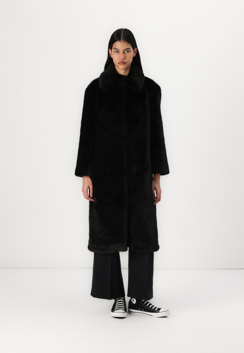 Abercrombie & Fitch Faux Fur Coat - Abrigo clásico - black beauty
