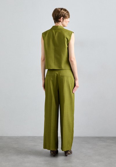 Theory Pantaloni - avocado