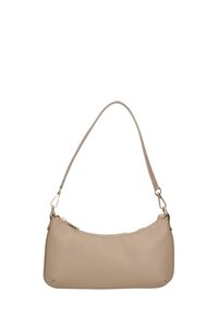 Beige leren handtas met een gebogen vorm, een enkele verstelbare schouderriem en een ritsluiting. Gevoerde oppervlakte met gouden hardware accenten.
