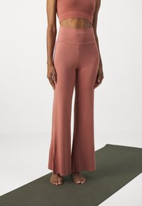 Yogasearcher - JAIPUR - Tracksuit bottoms - cedar Thumbnail Image 1