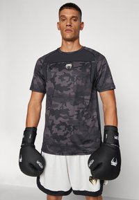 Venum AIR DRY TECH - Športne majice - black