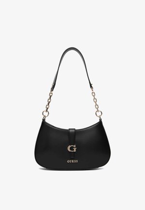 Borsa Guess in pelle nera con catena dorata a maglie e logo in metallo sulla parte frontale, dotata di una singola tracolla e forma rettangolare curva.