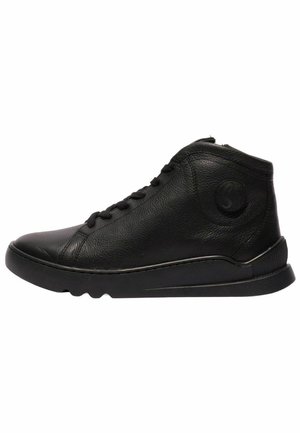 Zwarte leren hoge sneaker met veterfront, afgeronde neus en gestructureerde zool, zijaanzicht op een witte achtergrond.