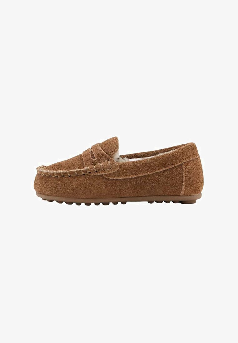 Pantofole in suede marrone con cucitura, punta rotonda e suola in gomma con piccoli punti di trazione. Foderate con materiale morbido.