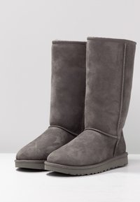 UGG CLASSIC II - Botas - grey