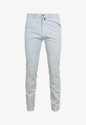 Hellgraue Hose aus Baumwollmischung, mit schmaler Passform, Knopfverschluss, fünf Taschen und dezenten Stickdetails.