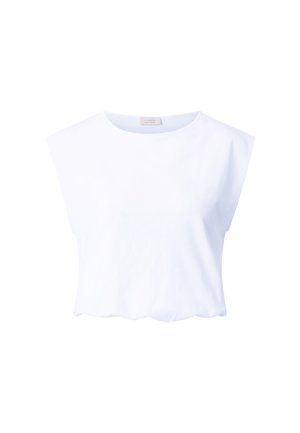 Camiseta corta blanca hecha de algodón suave, con un escote redondeado y mangas cortas, de textura lisa y sin patrones visibles.