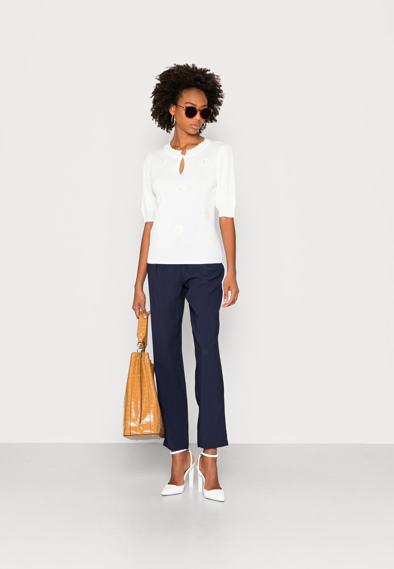 Damen Kleider | NAF NAF MEADOW Langarmshirt ecru/weiß - YK75609 Damen Kleider | NAF NAF MEADOW Langarmshirt ecru/weiß - YK75609