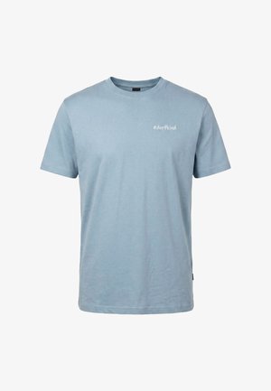 Tricou cu mâneci scurte, de culoare albastru deschis, cu guler rotund și text alb „#dorfkind” pe partea stângă sus a pieptului.