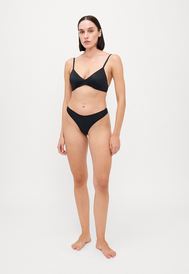 Marks & Spencer - FLEXIFIT THONG 3 PACK - Thong - black, Enlarge