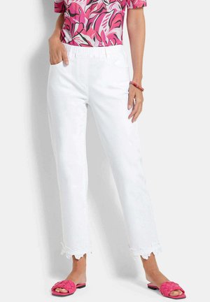 CARLA MIT SPITZENBORDÜRE - Slim fit jeans - white