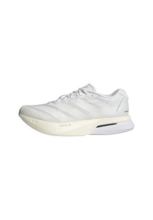 Weißer leichter Laufschuh mit gestricktem Obermaterial, gepolsterter Sohle mit der Bezeichnung Lightstrike Pro und Schnürdesign, der auf einem weißen Hintergrund liegt.