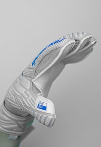 Thumbnail Image 6