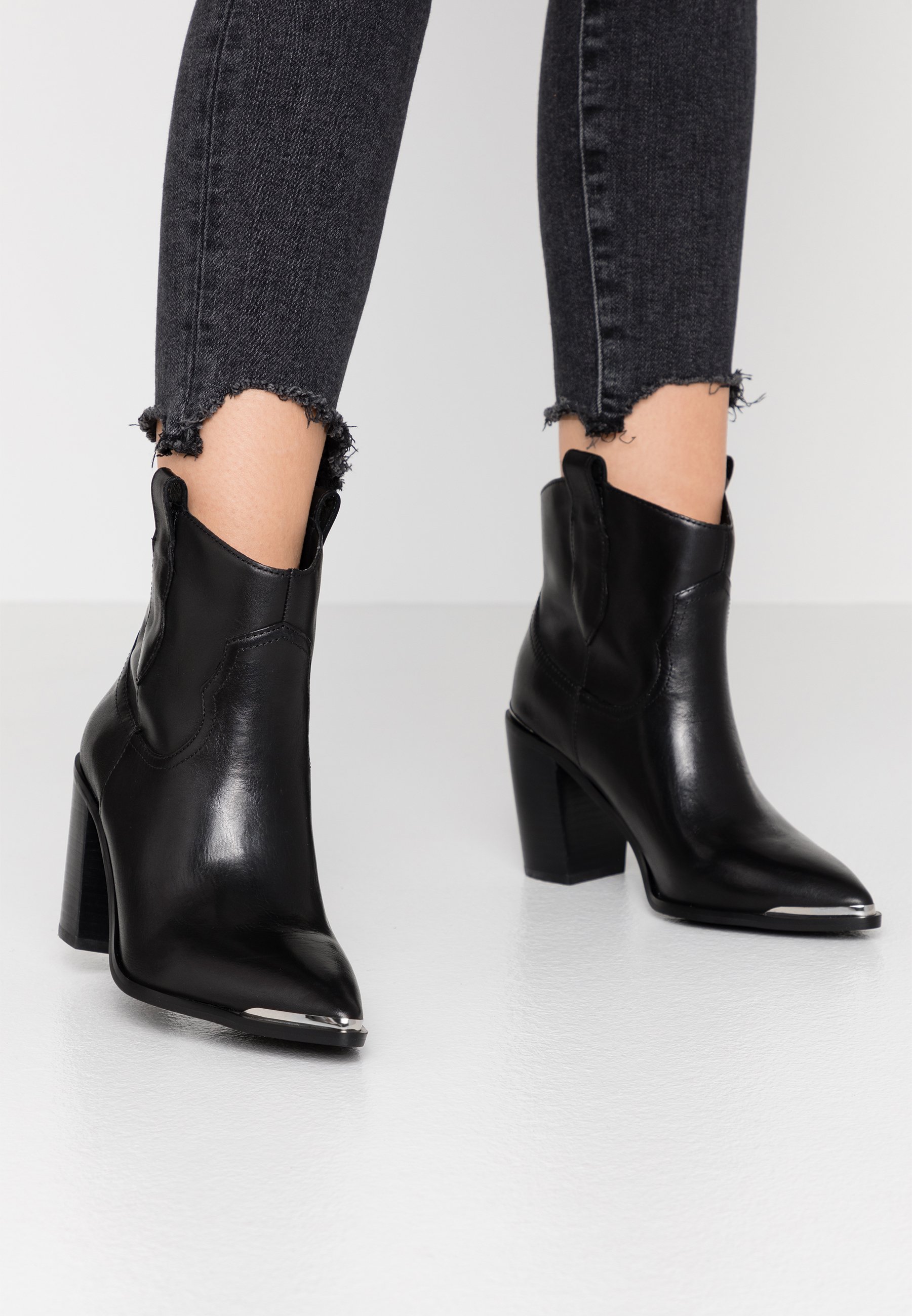 steve madden biker boots uk