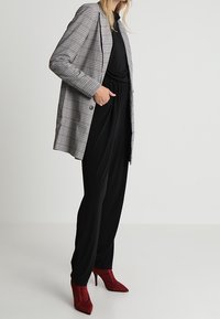 Gestuz Overall / Jumpsuit - black