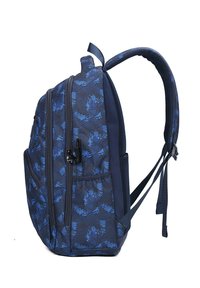Zaino blu navy con un motivo testurizzato, multiple tasche con zip, spallacci imbottiti e dettagli in mesh sul retro.