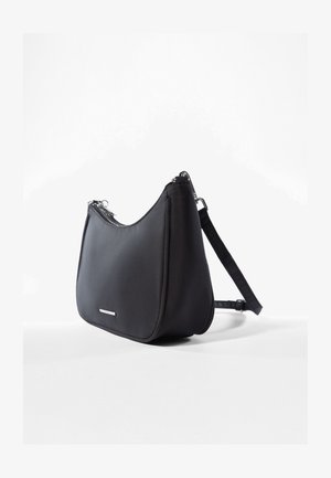 Bershka Skuldertasker - black