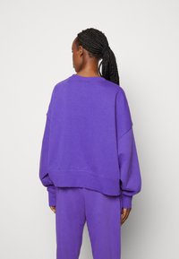 Nike Sportswear CREW - Camisola - lapis/blackened blue