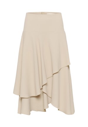 Bézs színű, aszimmetrikus midi szoknya réteges, redőzött anyagból, magas derékpánttal, fehér háttér előtt bemutatva.