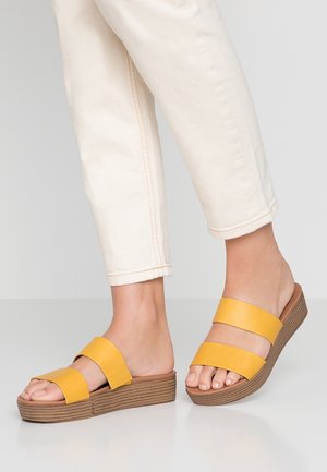 Mules - yellow