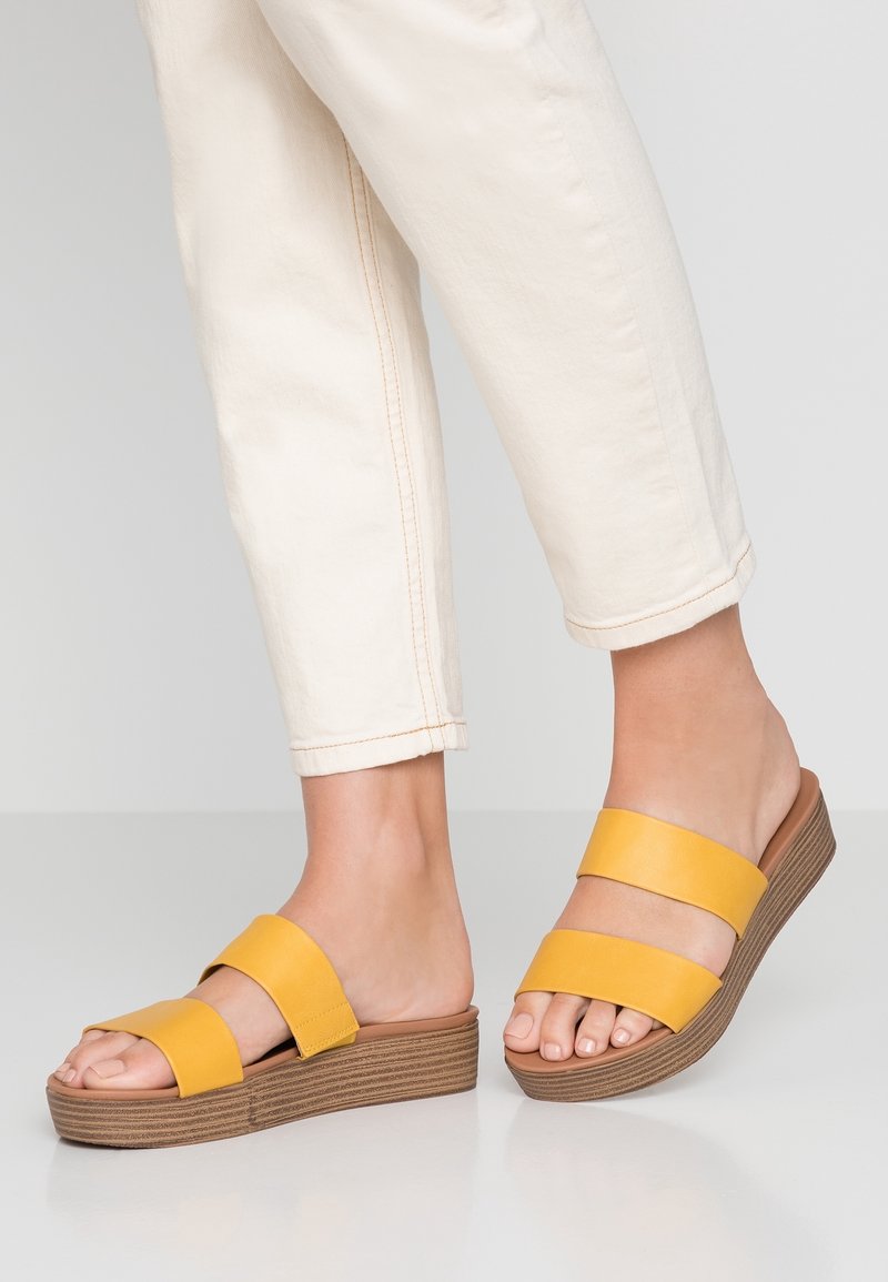 Dorothy Perkins Mules - yellow