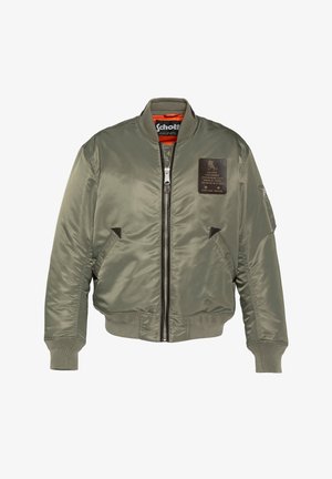 Olijfgroene bomberjack gemaakt van satijnachtig materiaal. Voorzien van een ritssluiting aan de voorkant, zijzakken, geribbelde manchetten en een logo-opdruk op de borst.