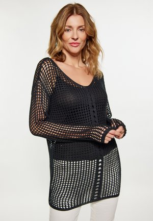 Schwarzer Strickpullover mit einem offenen Netzdesign, langen Ärmeln, einem V-Ausschnitt und Knopfdetails an der Vorderseite. Strukturiertes Gewebe.