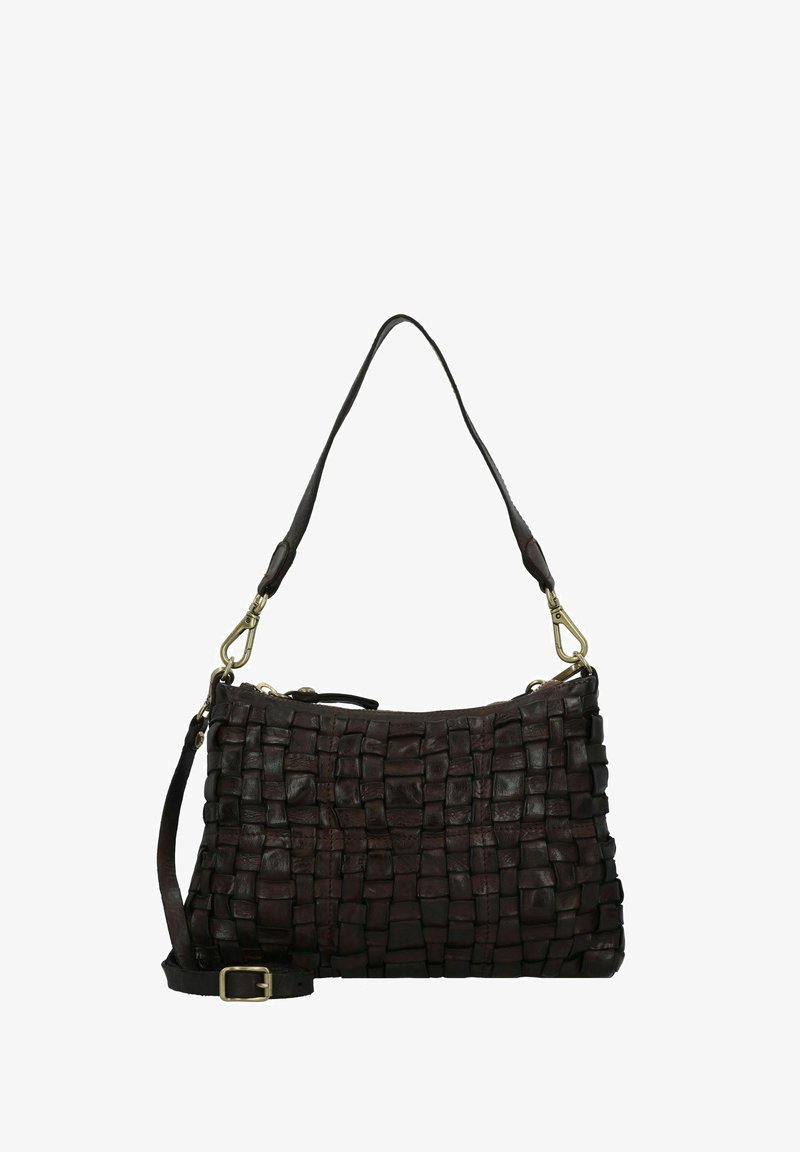 Gevlochten leren handtas in donkerbruin met een gestructureerd oppervlak, verstelbare schouderband en hardwareaccenten in goudkleur.