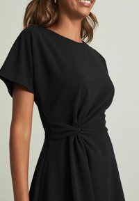 Lipsy Džersejové šaty - black