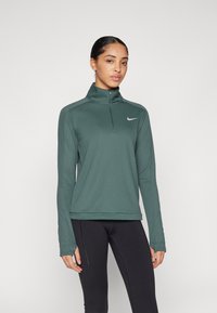 Nike Performance DRI-FIT PACER - Majica z dolgimi rokavi - vintage green/reflective silver