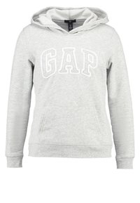 Sudadera con capucha gris con un bolsillo frontal, capucha ajustable con cordón y logo blanco de "GAP". Ligera, textura suave con puños y dobladillo acanalados.