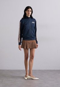 Thumbnail Image 2