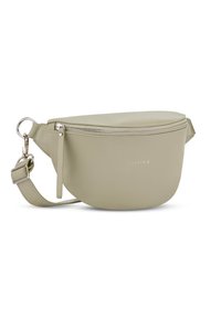 Borsa a vita in pelle beige chiaro con zip argentata, tracolla regolabile e piccolo logo "EXPATRIÉ" sul davanti.