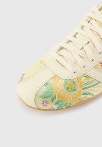 adidas Originals TOKYO - Sneakers laag - cream white/gold-coloured/gum