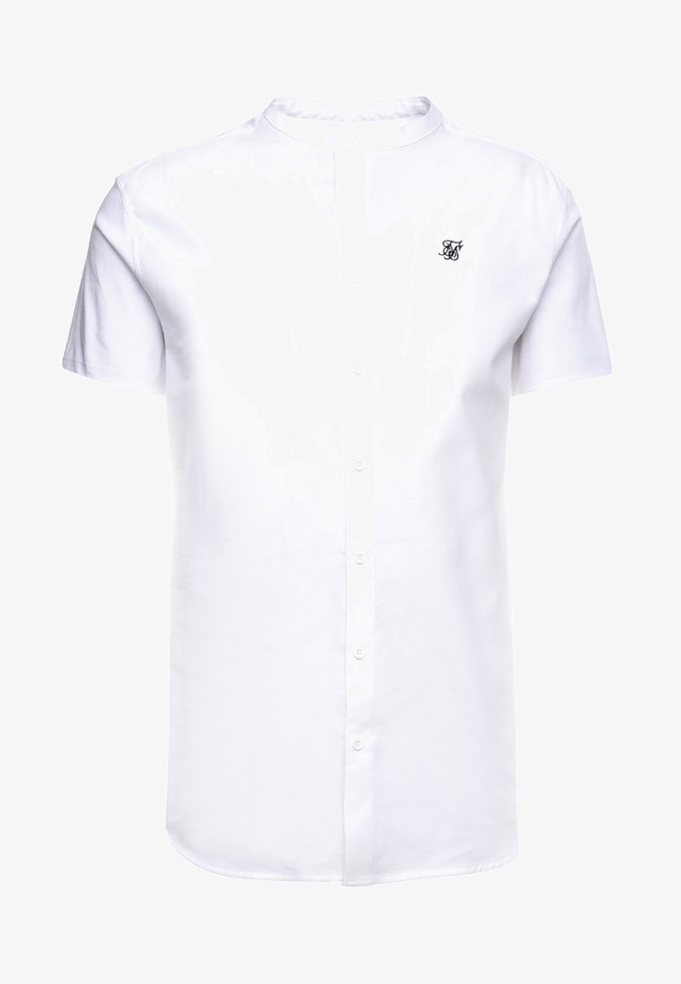 Chemise blanche à manches courtes avec fermeture boutonnée, col mao et logo brodé noir sur la poitrine gauche. Tissu lisse, coupe régulière.