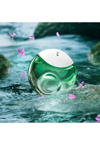 Issey Miyake A DROP D'ISSEY ESSENTIELLE EAU DE PARFUM - Parfum