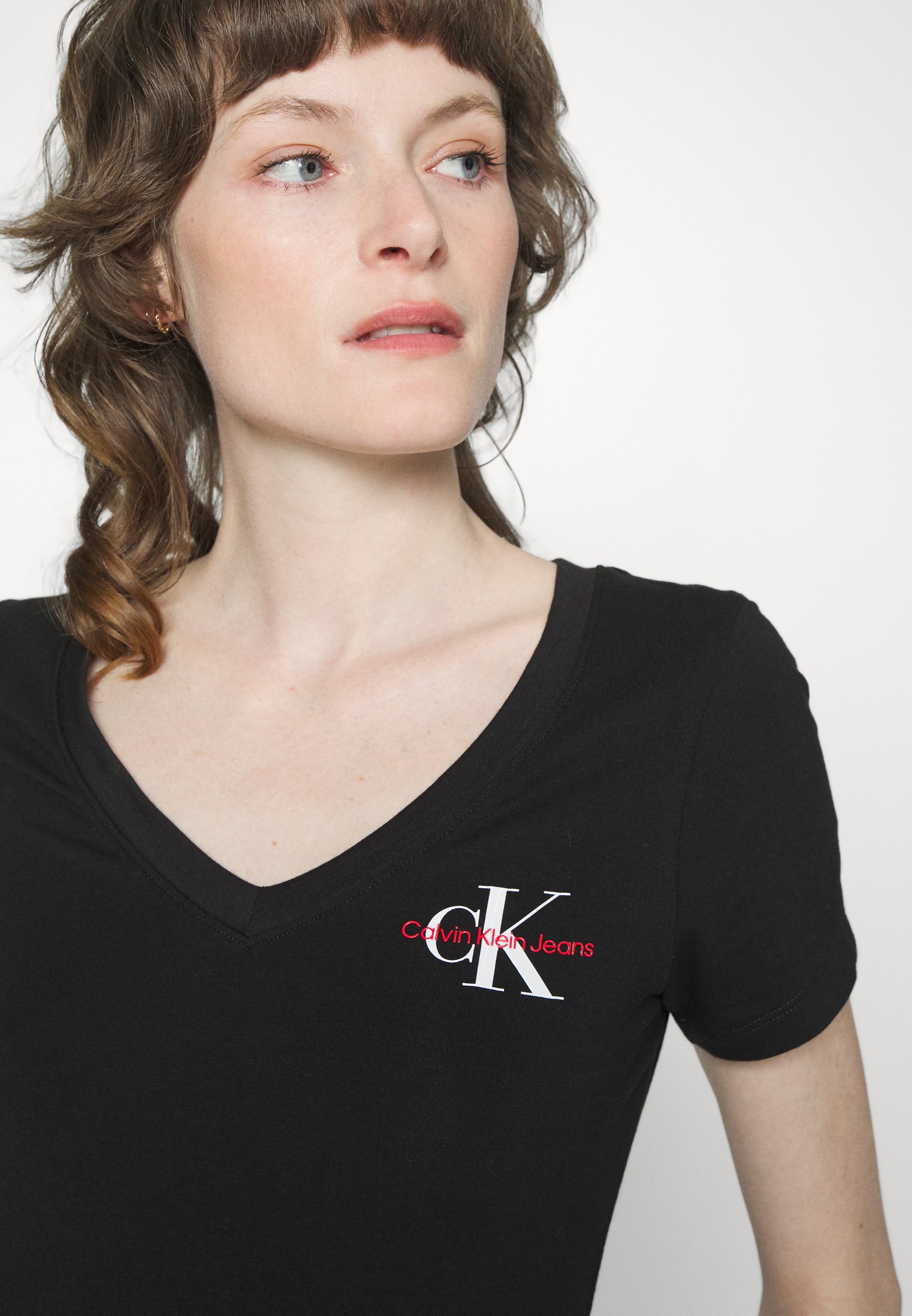Calvin Klein Jeans MONOGRAM LOGO V NECK 