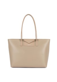 Grande borsa tote in pelle beige con manici lunghi e una tasca frontale a forma di busta con un piccolo testo in logo bianco.