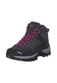 Stivale da trekking impermeabile nero con lacci rosa, texture a pois e accenti grigi. Presenta una suola robusta e supporto imbottito alla caviglia.