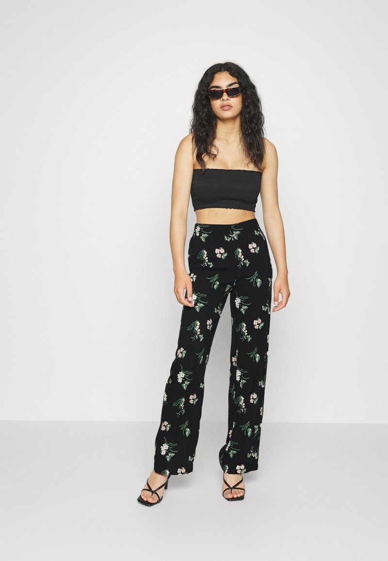 Damen Chinos | Vero Moda VMSIMPLY EASY WIDE PANT Stoffhose black/schwarz - NQ78810 Damen Chinos | Vero Moda VMSIMPLY EASY WIDE PANT Stoffhose black/schwarz - NQ78810