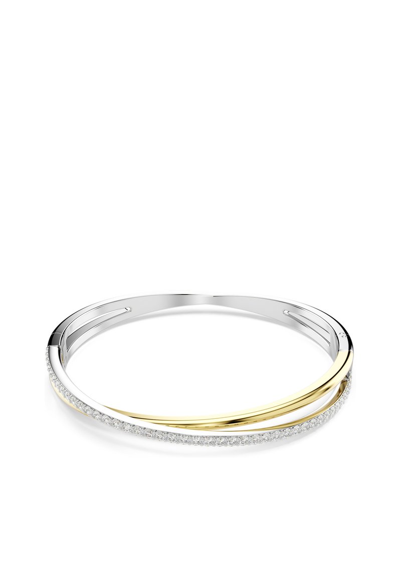 Bracelet jonc combinant des métaux argent et or, présentant une rangée détaillée de pierres scintillantes le long d'un bord pour un intérêt visuel supplémentaire.