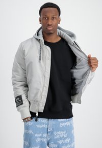 Alpha Industries MA-1 ZHP - Lagana jakna - pastel grey
