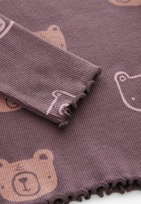 Next Ilgarankovis viršutinės dalies drabužis - chocolate brown bears