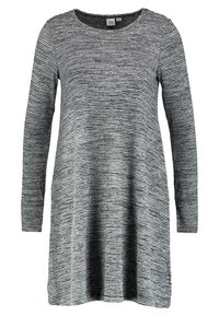 Abito a maniche lunghe con un motivo a righe grigio e nero, caratterizzato da un colletto rotondo e un taglio morbido e fluido. Tessuto di consistenza soffice.