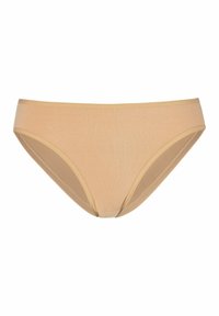 Slips en coton beige avec une texture douce, design taille basse et ceinture élastique. Coupe simple sans motifs ni matériel visible.