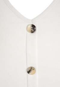 Thumbnail Image 6